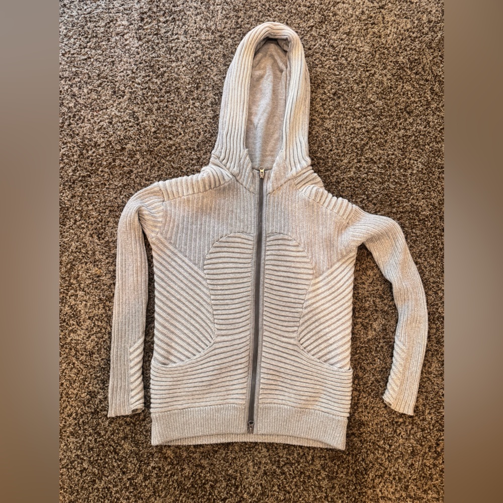 Lululemon grey hoodie sweater